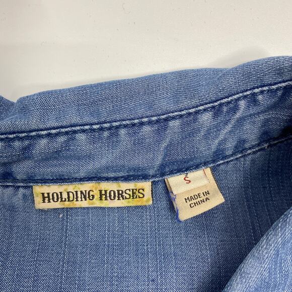 HOLDING HORSES Womens Chambray 2 Tone Button-Up Tunic Size S Boho Long Shirt - Picture 3 of 6